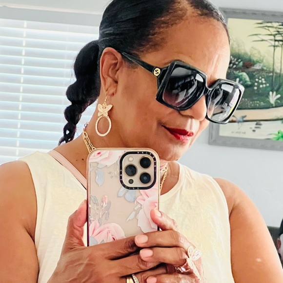 Meet your Posher, Valerie - Picture 1 of 1